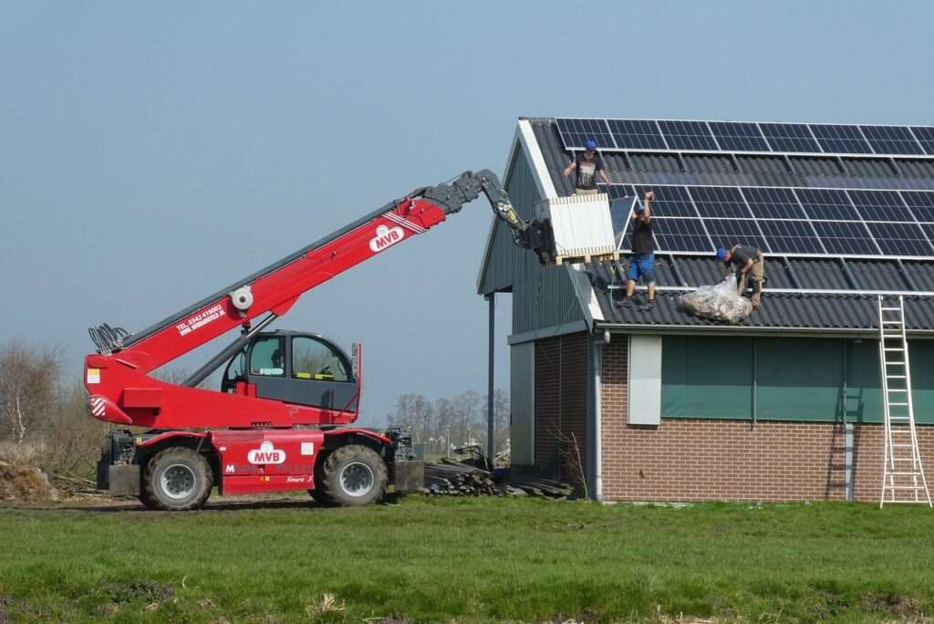 Installation d'un système photovoltaïque sur le toit de l'entreprise