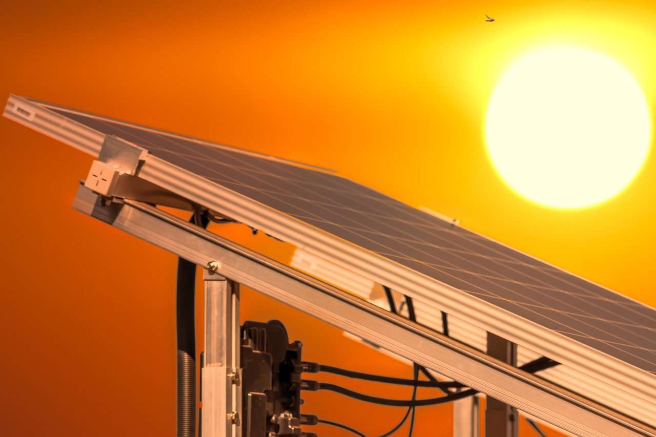 photovoltaic-8156008_1280